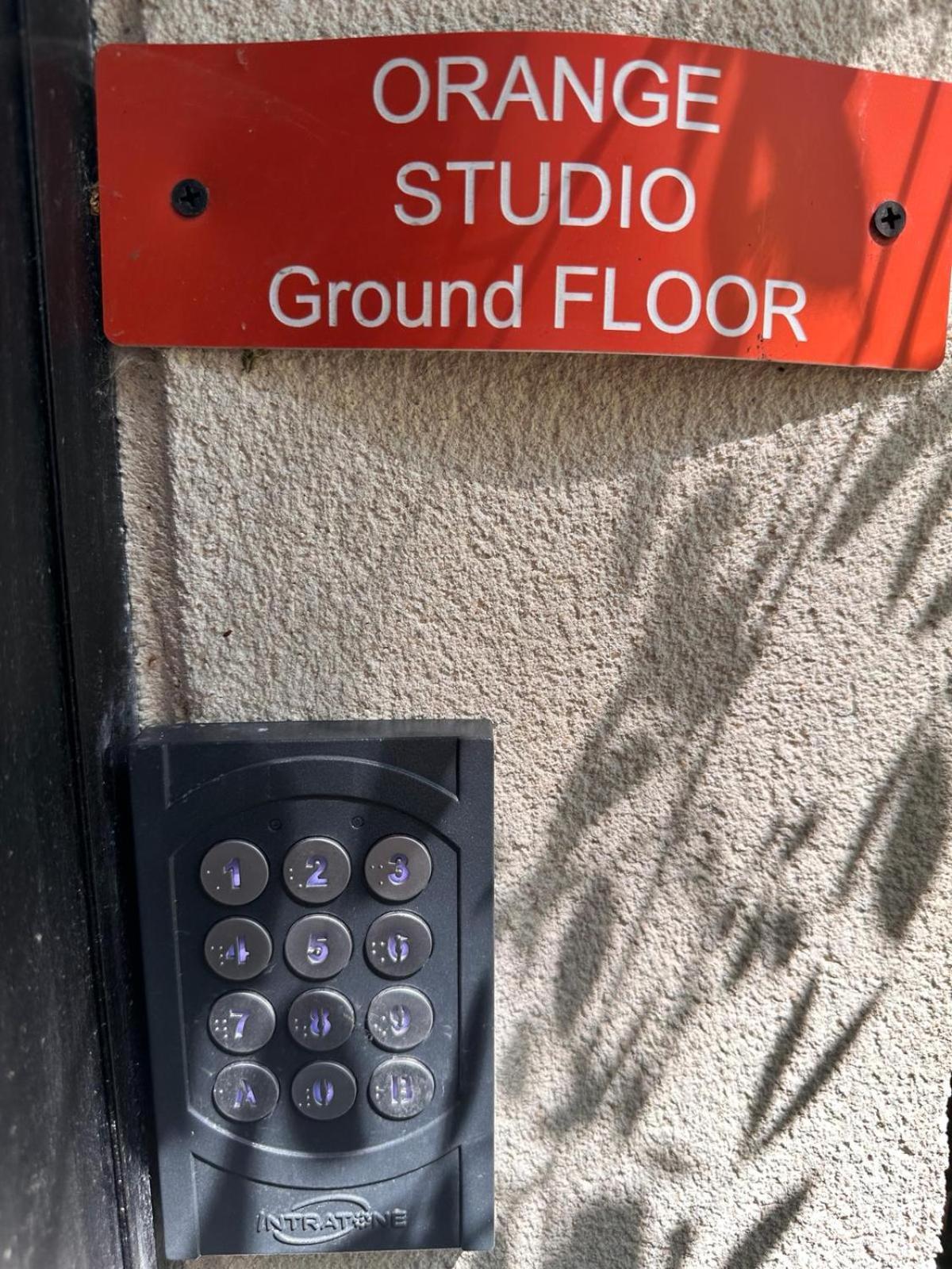 Apartment Orange With 24/24 Access Bois-Colombes